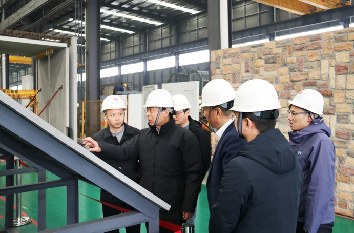市政公用集團(tuán)黨委副書(shū)記、總經(jīng)理萬(wàn)義輝到市政遠(yuǎn)大公司調(diào)研指導(dǎo)