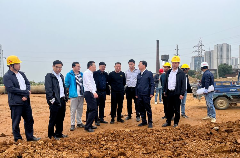 萬(wàn)義輝到秦坊安置房、杭州路項(xiàng)目調(diào)研